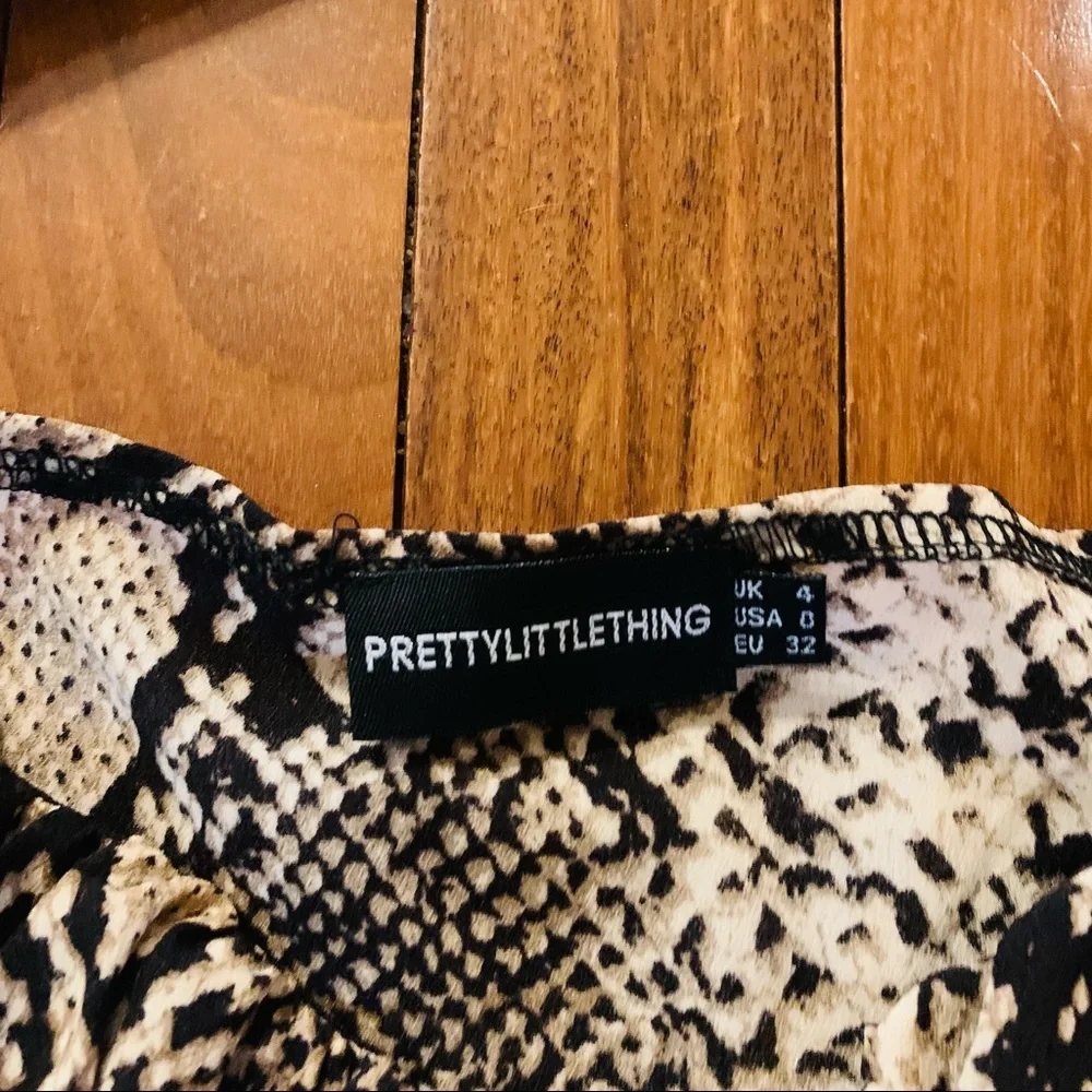 ⭐️ PRETTYLITTLETHING Nude Woven Cup Detail Long Sleeve Crop Top Python Print - Picture 7 of 10